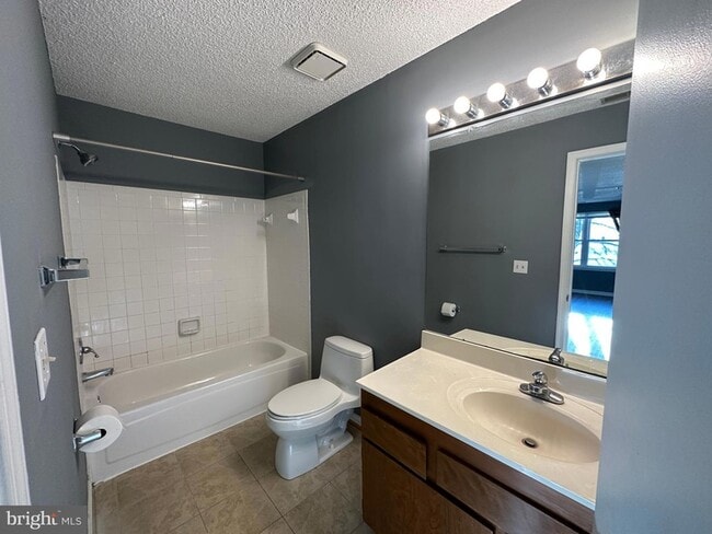 Building Photo - 12907 Churchill Ridge Cir