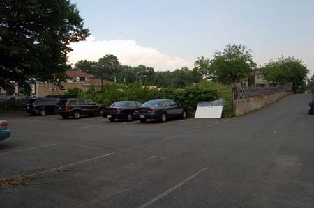 Parking - Jeanette Apartments