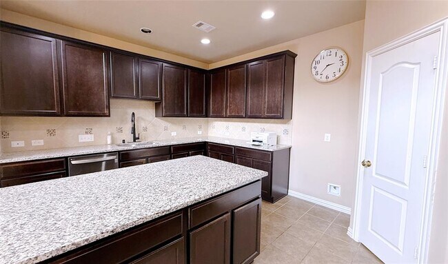 Building Photo - 2311 Blue Jay Ln