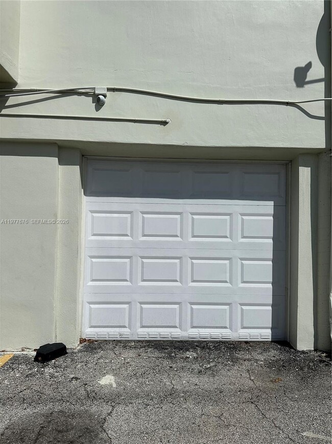 Building Photo - 12890 NE 8th Ave