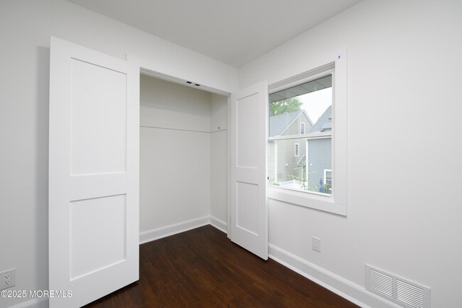 Building Photo - 2037 Westfield Ave