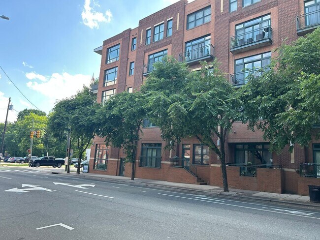 Primary Photo - 1 Bed | 1.5 Bath Downtown Raleigh Condo - ...