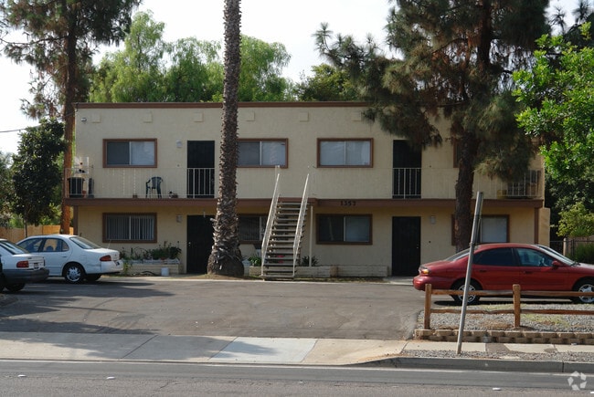 Primary Photo - 1357 E Washington Ave