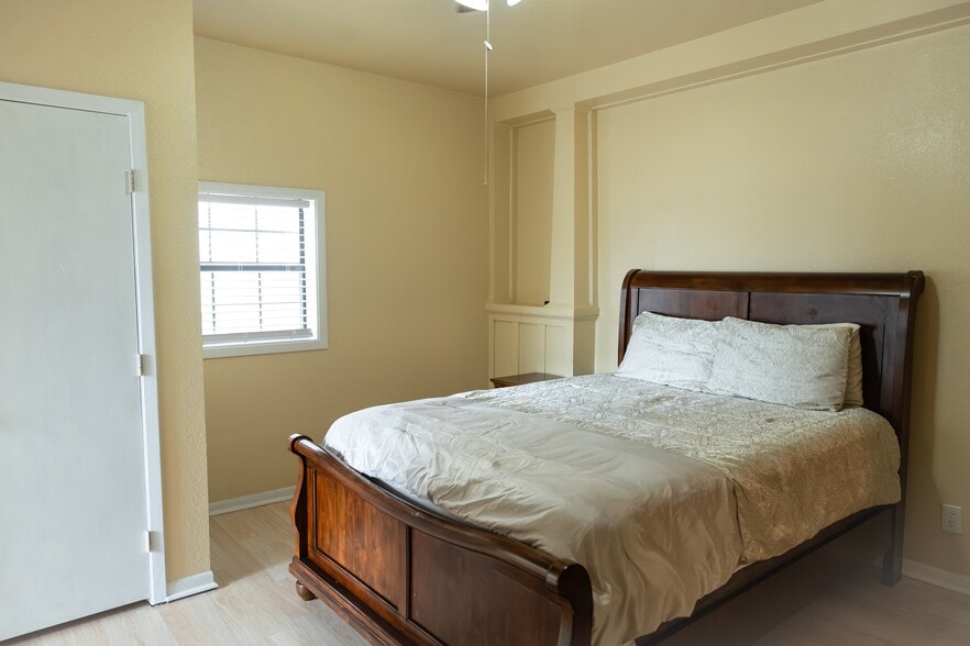 Building Photo - 306 Washington St