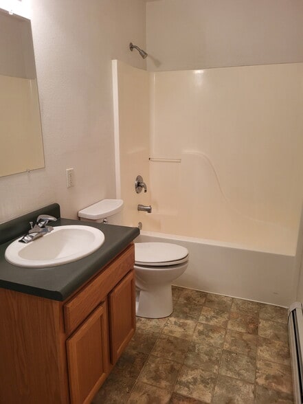 Building Photo - 702 Mantle Dr