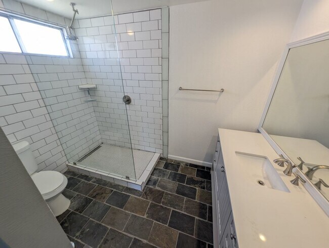 Building Photo - 9509 Lazy River Dr