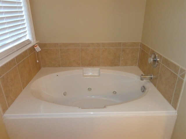 Building Photo - 922 Stewart Valley Dr