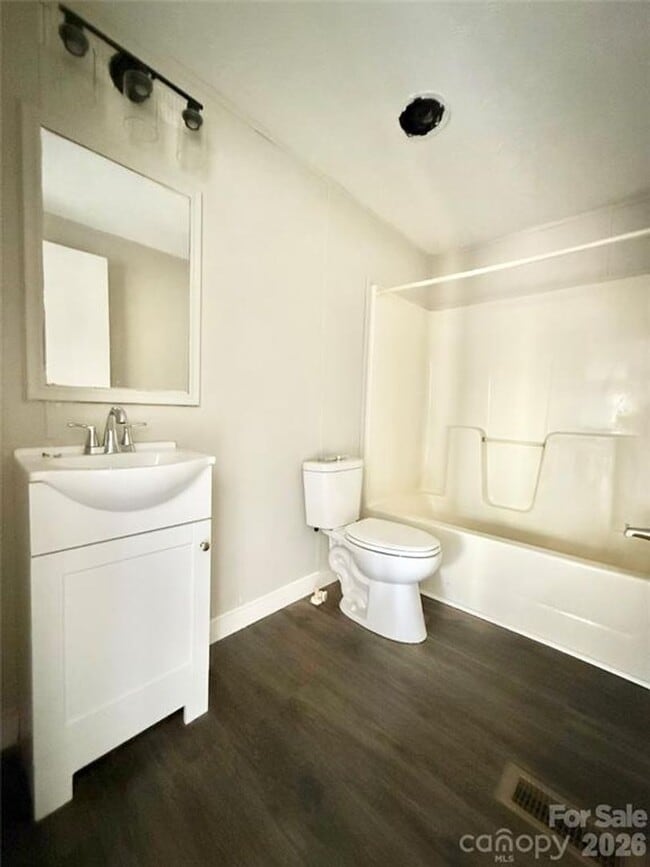 Building Photo - 4 Bedroom/2 Bath Home for Rent