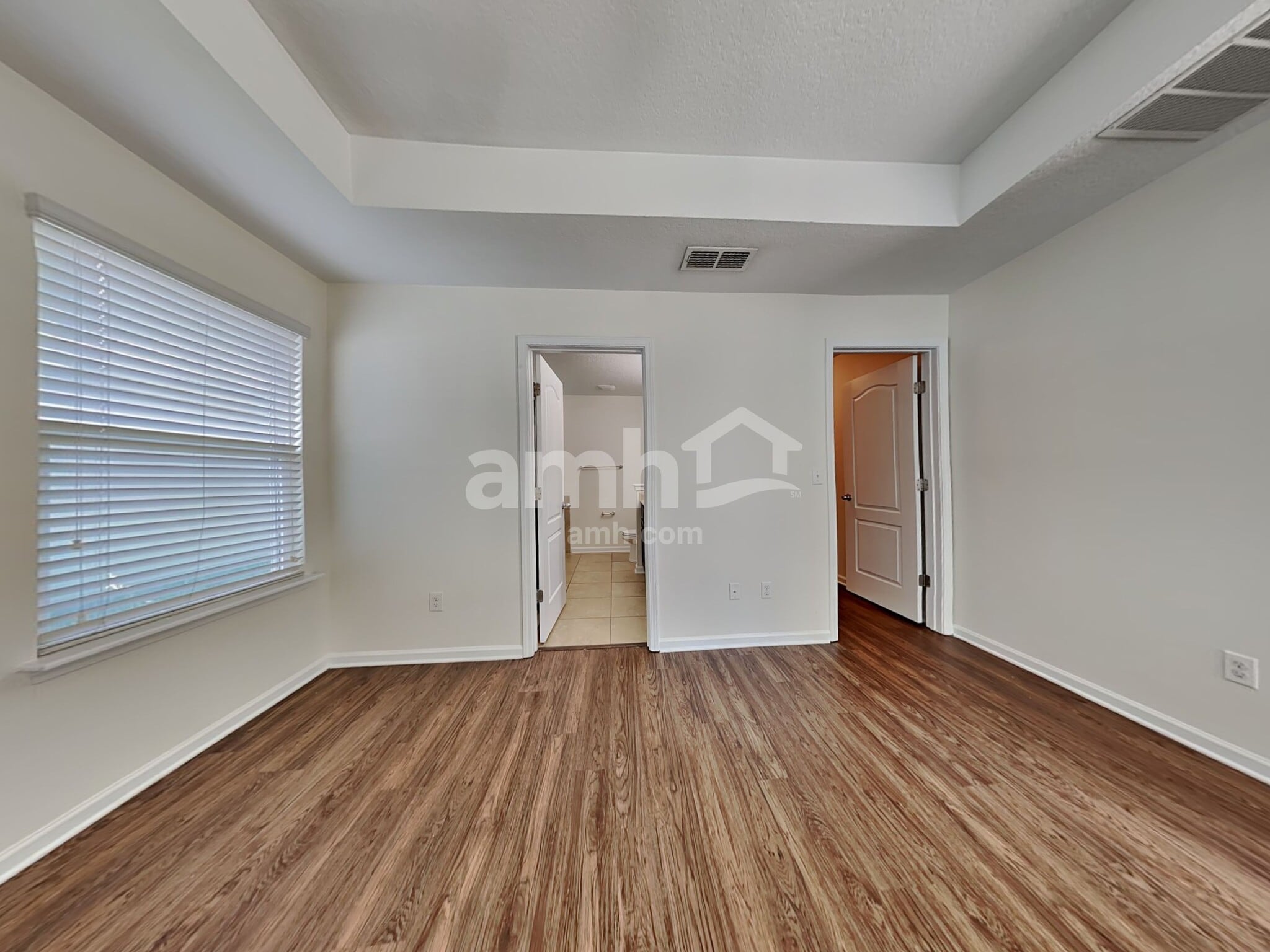 Building Photo - 851 Glendale Ln