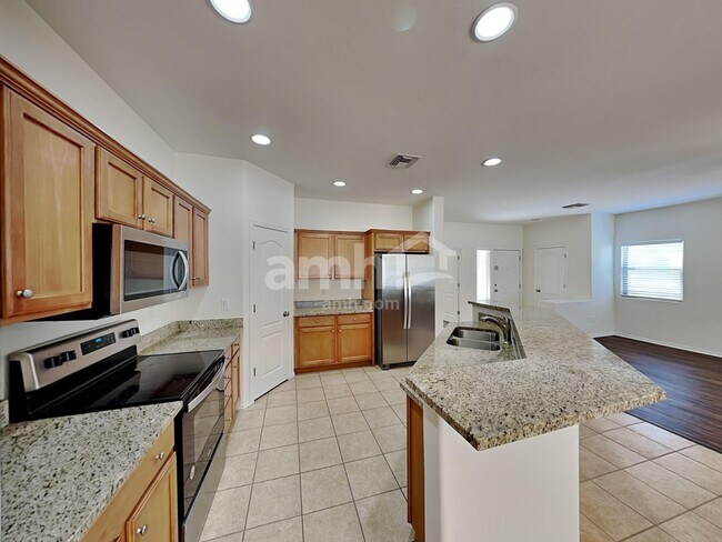 Building Photo - 6661 E Gehrig Ln