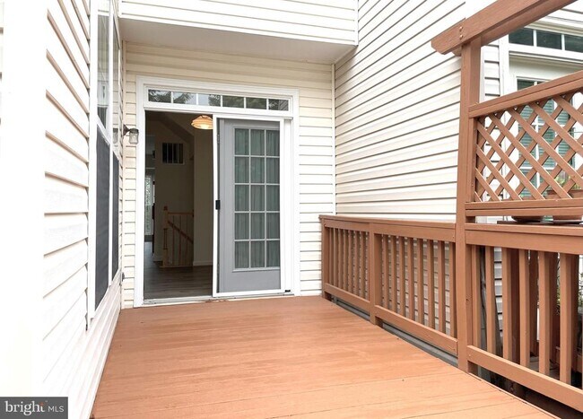 Building Photo - 2540 Banshire Dr