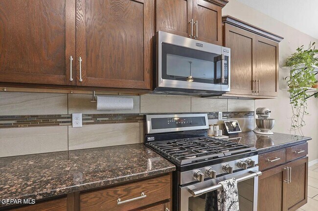 Building Photo - 6457 Harapon St