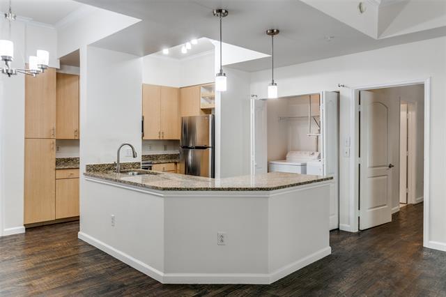 Building Photo - 3225 Turtle Creek Blvd Blvd