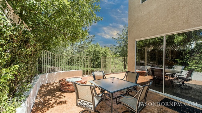 Building Photo - 5482 Avignon Ct