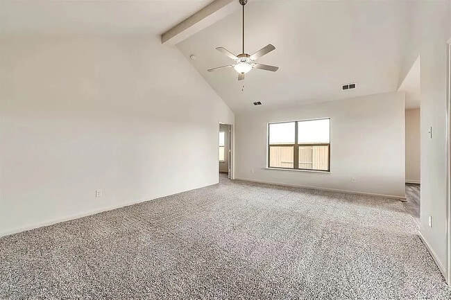 Building Photo - Room in House on Musselshell Dr