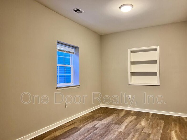 Building Photo - 115 Winston Dr