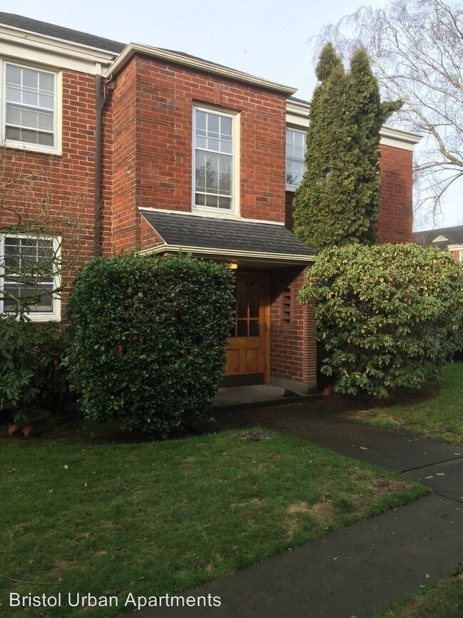 Building Photo - 5520 NE Sandycrest Terrace
