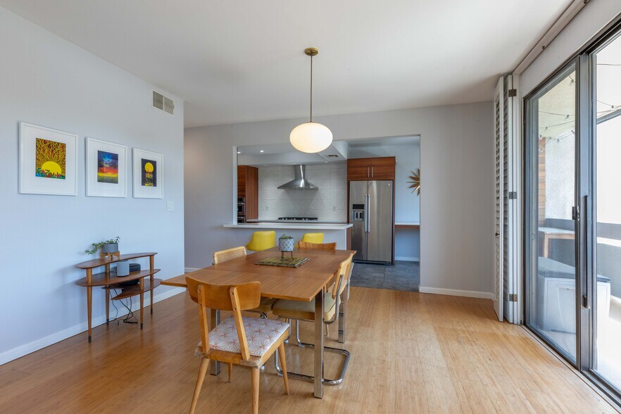 dining/kitchen - 11322 Camarillo St