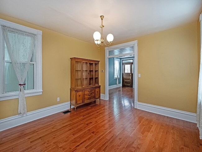 Building Photo - 130 Boroview Ave