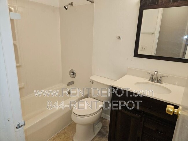 Building Photo - 2207 S Ruston Ave