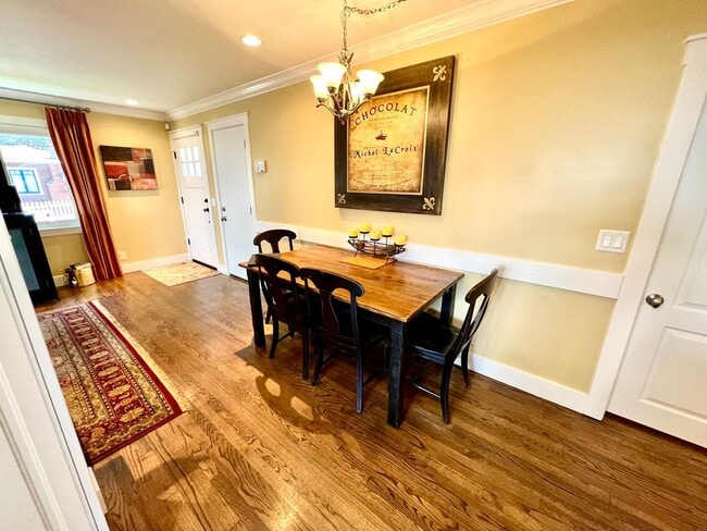 Building Photo - Available NOW! Single Family Unit in Pacif...