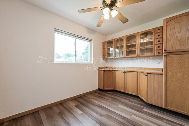 Building Photo - 9301 Ellen Ct