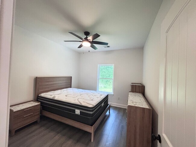 Building Photo - 1874 Rolling Hills Dr