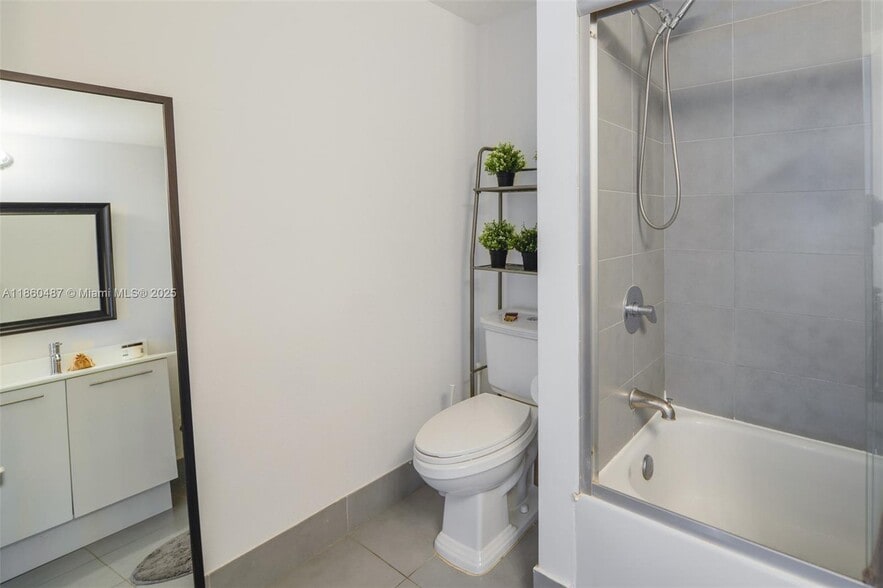 Building Photo - 92 SW 3rd St