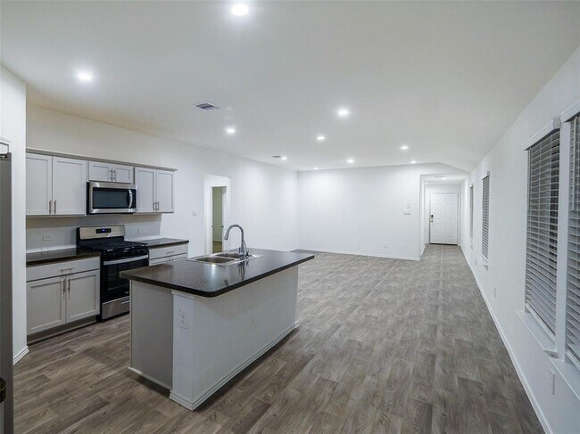 Building Photo - 24303 Springfield Valley Dr