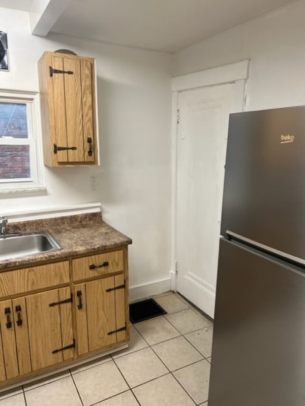 Building Photo - 225 Suncrest St