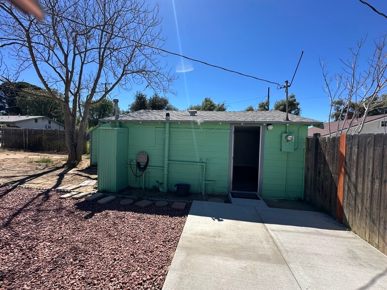 Building Photo - 814 Edgar Ave