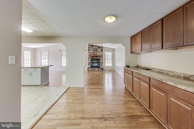 Building Photo - 9217 Briarchip St