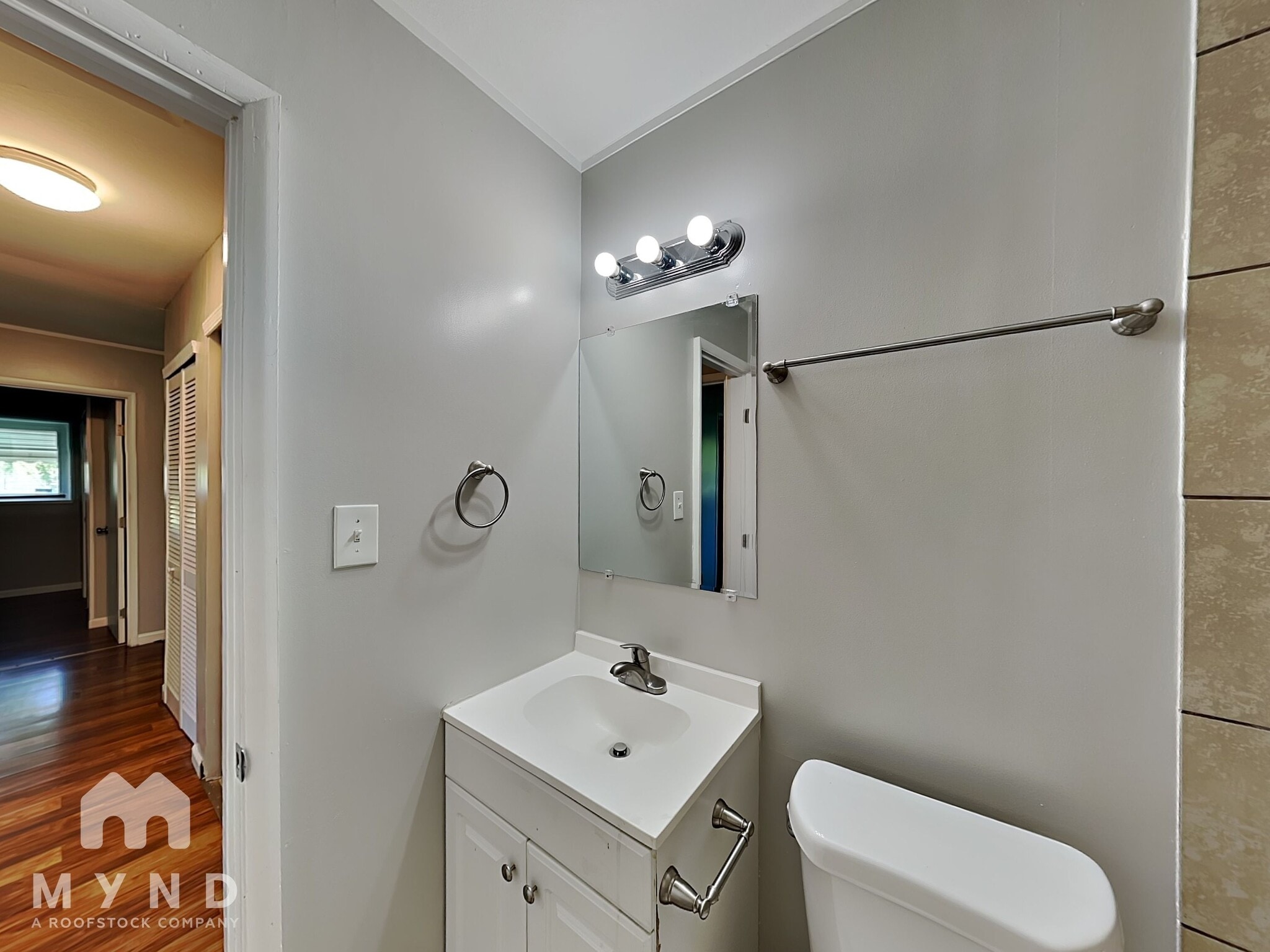 Building Photo - 3049 Bluefield Dr