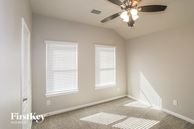 Building Photo - 1110 Sheldon Dr