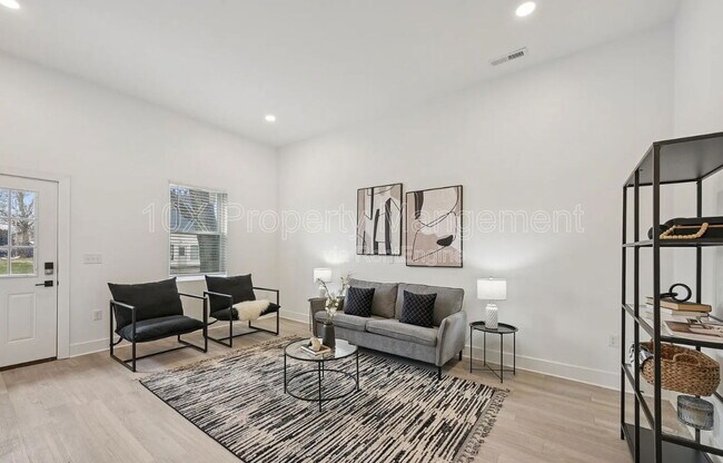 Building Photo - 92 E Innis Ave