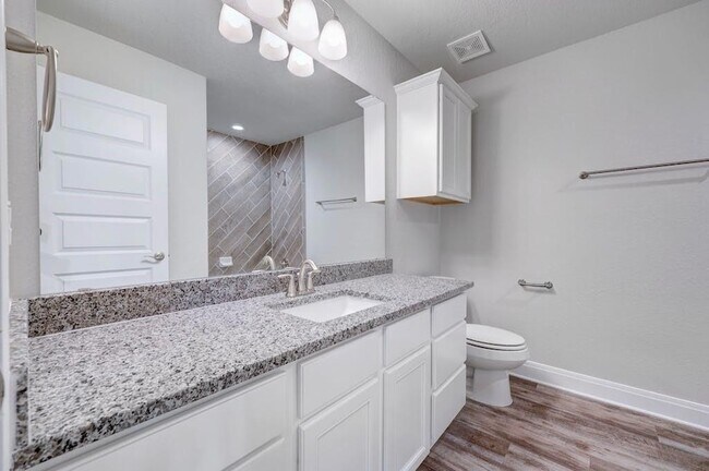 Building Photo - 2105 Valley Forge Cove