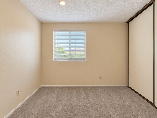 Building Photo - 38767 Buckboard Common