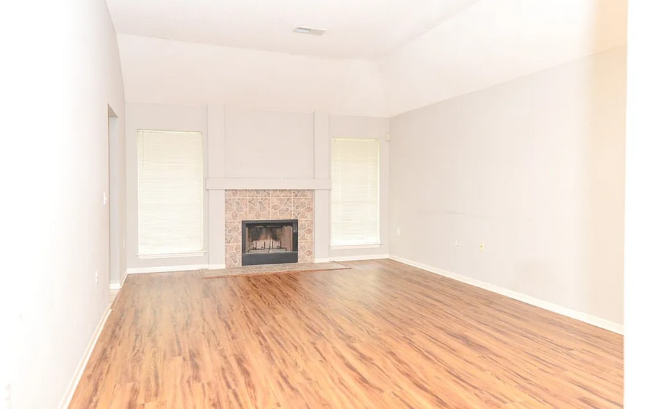 Building Photo - 314 Scotch Rose Ln