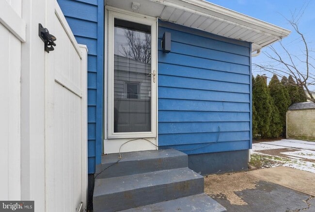 Building Photo - 43 Freeman St