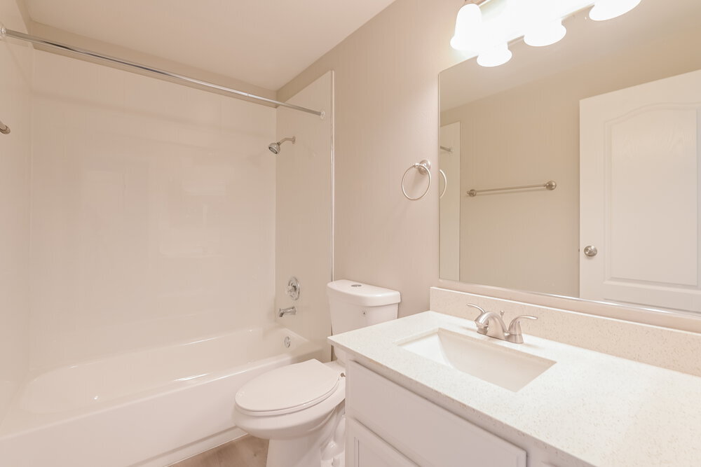 Building Photo - 682 Covina Dr