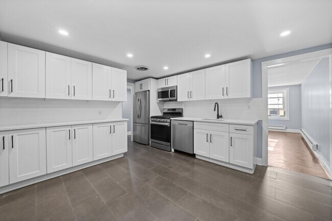 Building Photo - 211 New York Ave