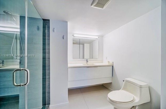 Building Photo - 555 NE 15th St