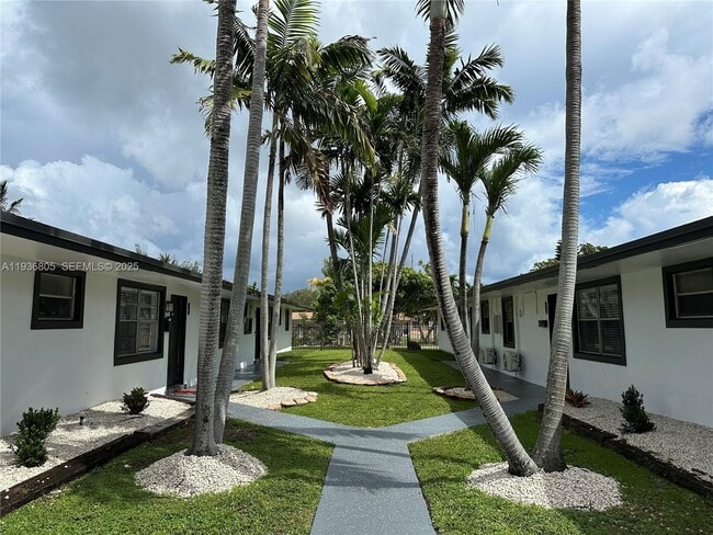 Building Photo - 116 NW 2nd Ave