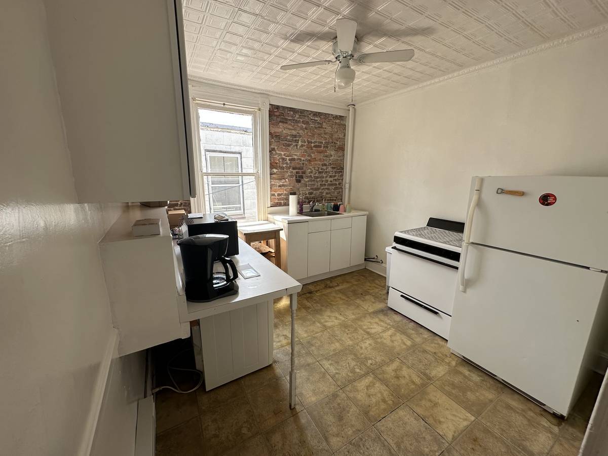 Building Photo - 846 W 36th St