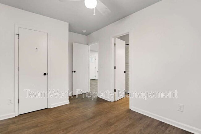 Building Photo - 3027 Terry Dr