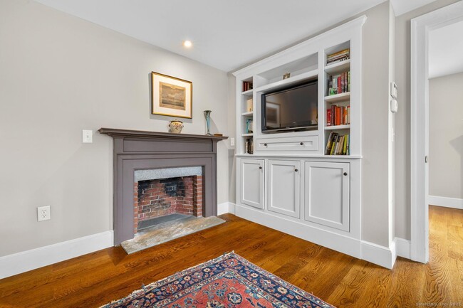 Building Photo - 138 School House Rd