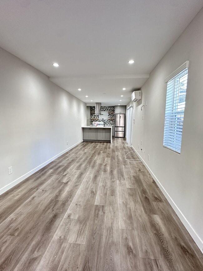 Building Photo - 1483 Fern Ave