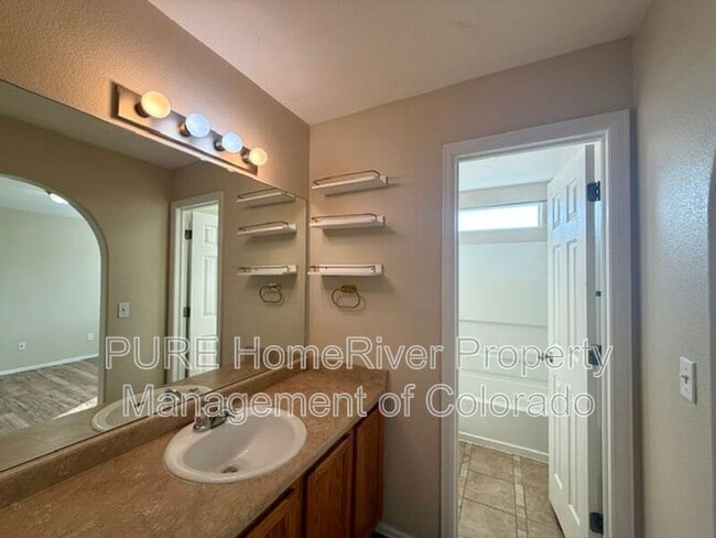 Building Photo - 691 Hailey Glenn View