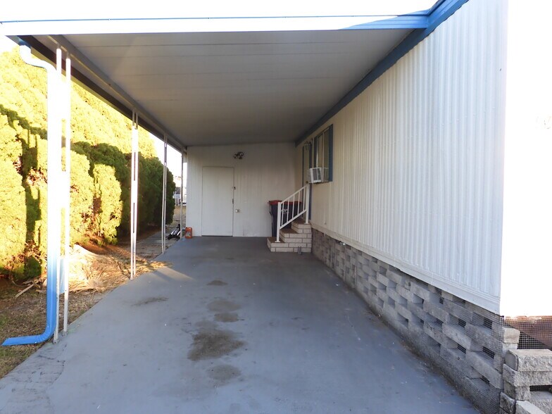 PARKING FOR 2 CARS - 7434 Hob Ln