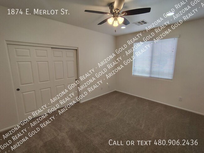 Building Photo - 1874 E Merlot St